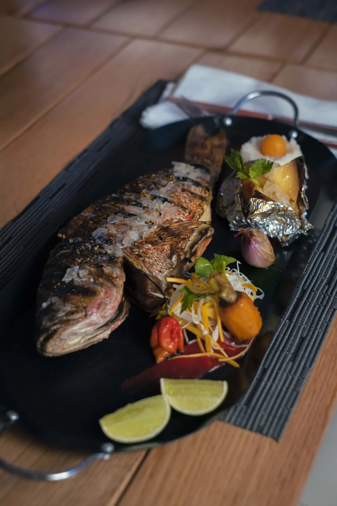 Pescado Entero Al Carbón Pescado Entero Al Carbón